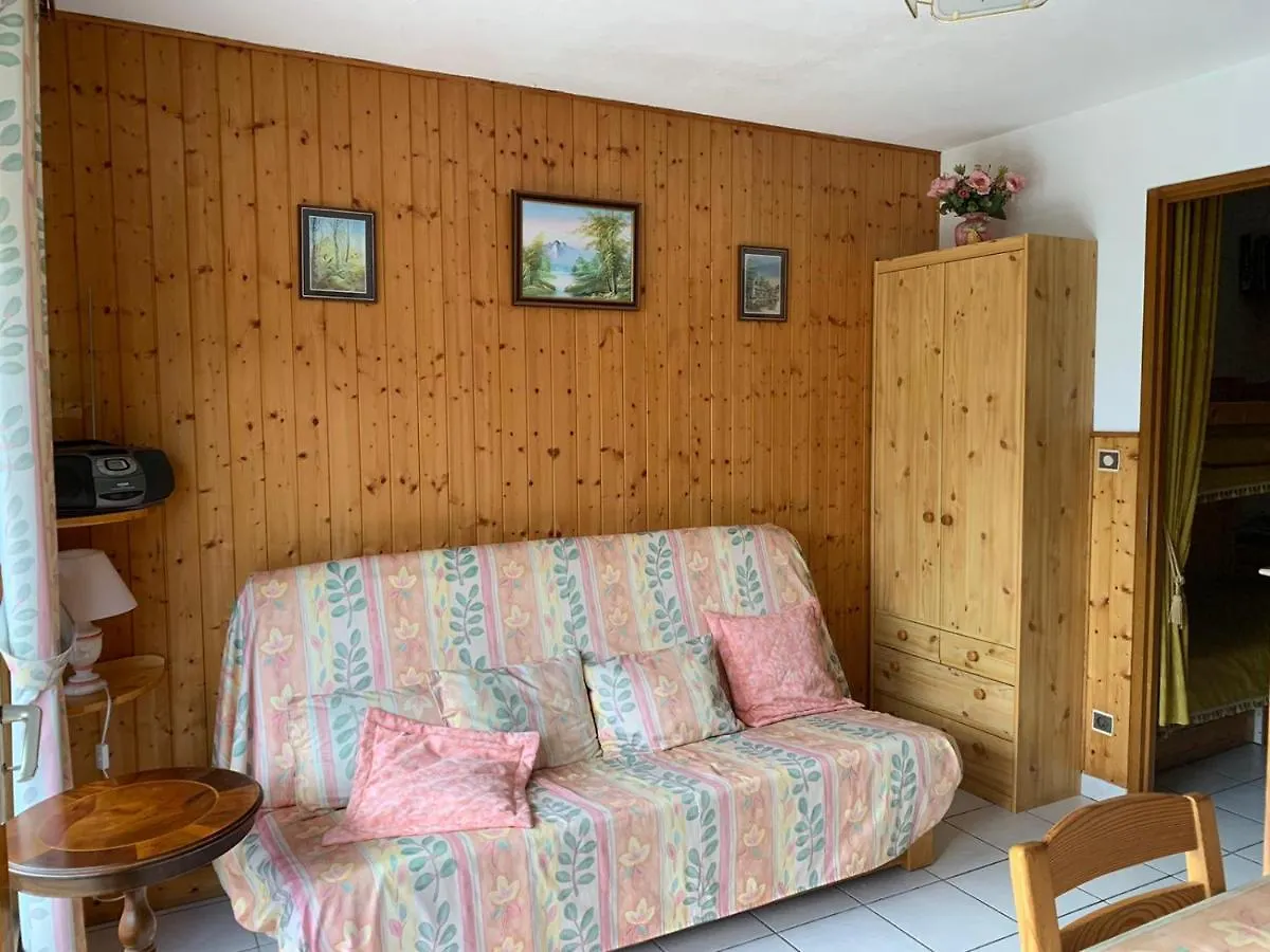 Studio Embrun Plan D Eau De 2 A 4 Personnes Situe 3 Chemin De Chadenas location